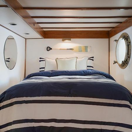The Covington Houseboat Bed & Breakfast Saint Paul Bagian luar foto