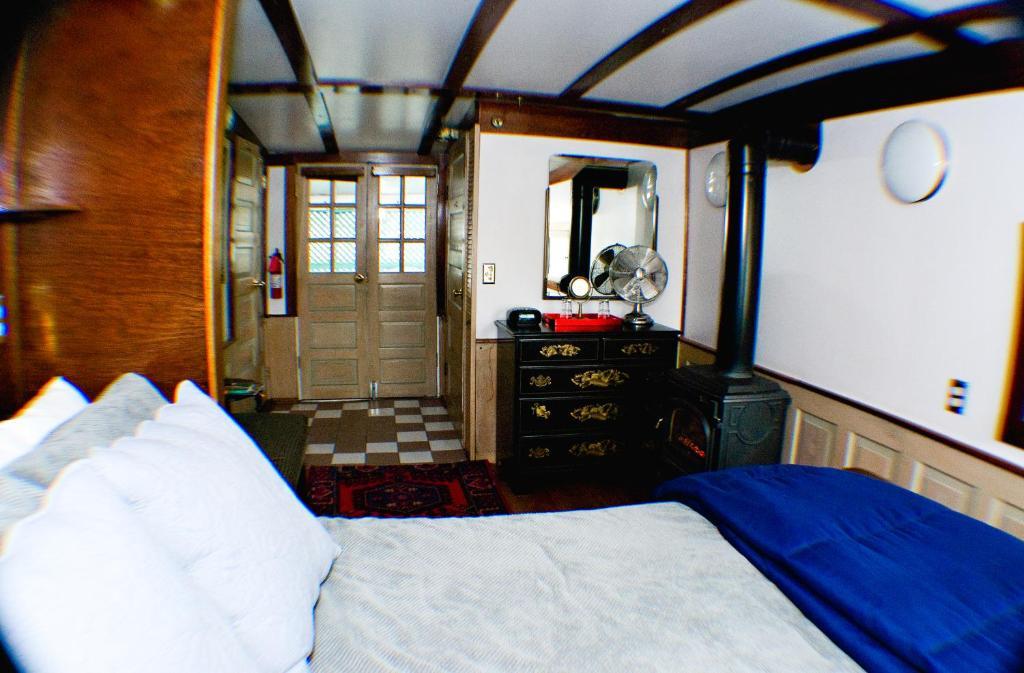 The Covington Houseboat Bed & Breakfast Saint Paul Ruang foto