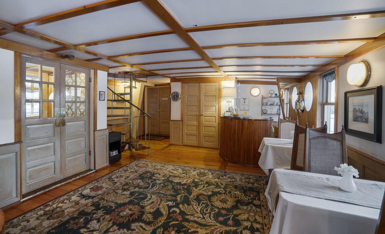The Covington Houseboat Bed & Breakfast Saint Paul Bagian luar foto